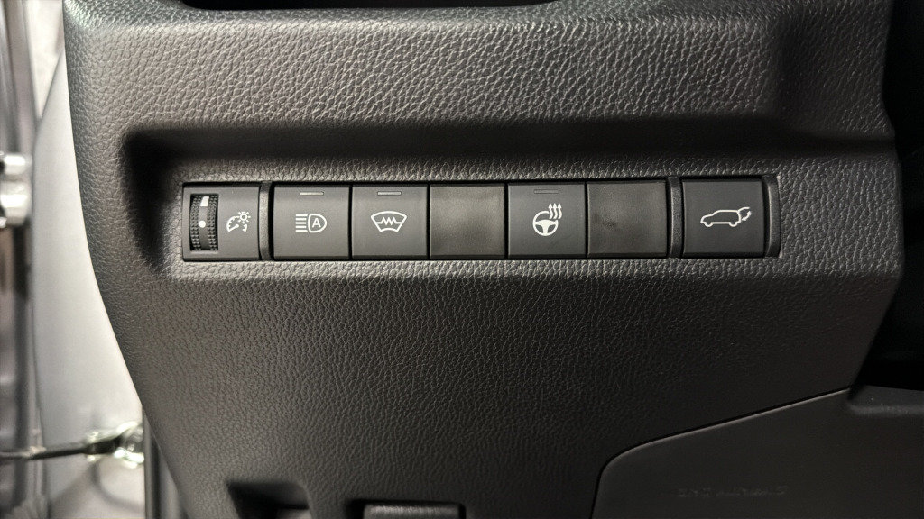 Used 2025 Toyota RAV4 XLE w/ Convenience Package AWD/4WD image 20