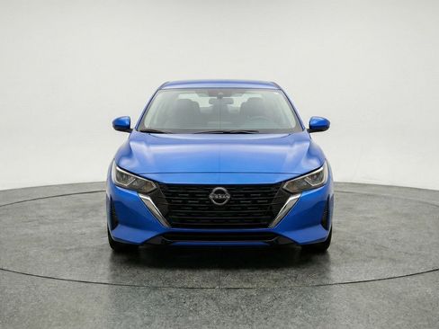 Used 2025 Nissan Sentra SV FWD image 2
