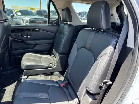 Used 2023 Honda Pilot Touring image 17