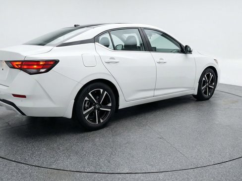 Used 2025 Nissan Sentra SV image 9