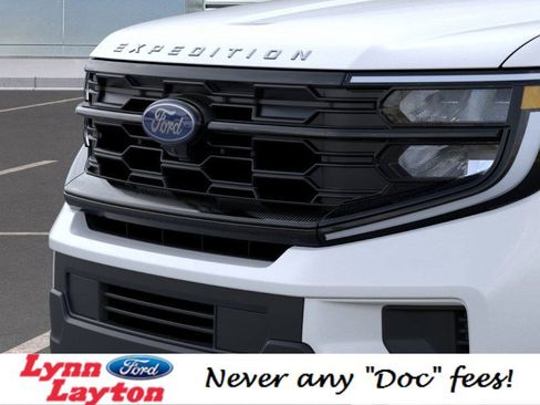 New 2026 Ford Expedition Active image 17