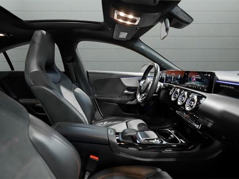 Used 2022 Mercedes-Benz CLA 35 AMG 4MATIC image 37