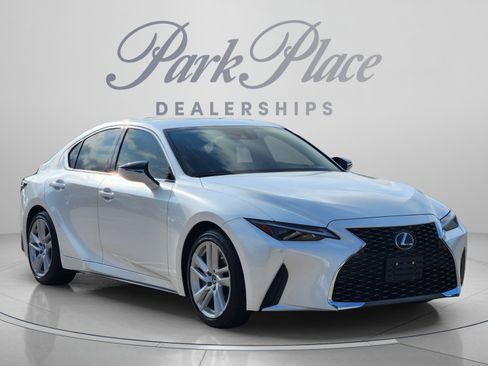Certified 2023 Lexus IS 300 w/ Comfort Package RWD image 4