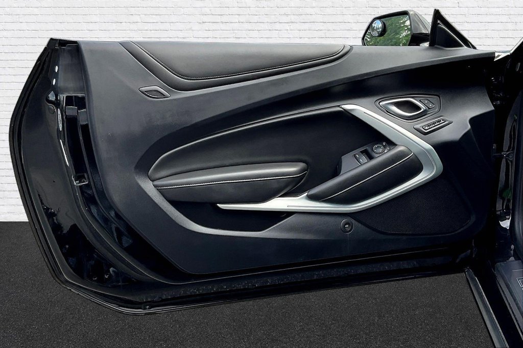 Used 2020 Chevrolet Camaro SS RWD image 14