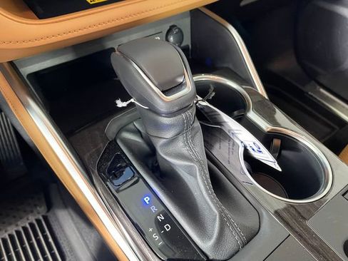 New 2026 Toyota Highlander Platinum AWD/4WD image 4