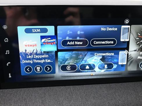 Certified 2025 Nissan Kicks SV image 19