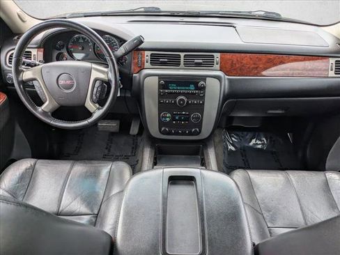 Used 2013 GMC Yukon XL SLT AWD/4WD image 16