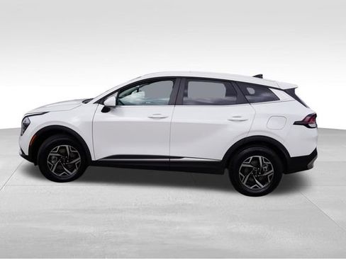 Used 2024 Kia Sportage LX AWD/4WD image 9