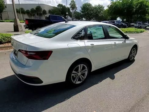 Used 2023 Volkswagen Jetta SE FWD image 8