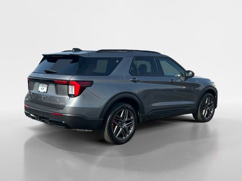 Used 2025 Ford Explorer ST-Line w/ Premium Package AWD/4WD image 6
