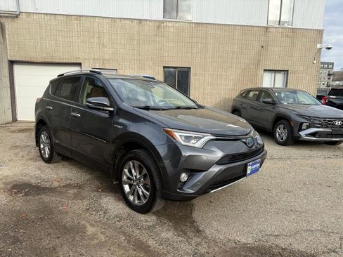 Used 2016 Toyota RAV4 Limited image 8