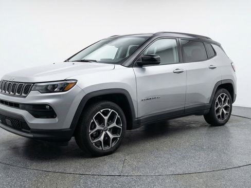 Used 2025 Jeep Compass Limited AWD/4WD image 3