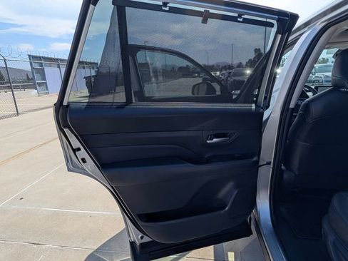 Used 2024 Toyota Grand Highlander AWD image 18
