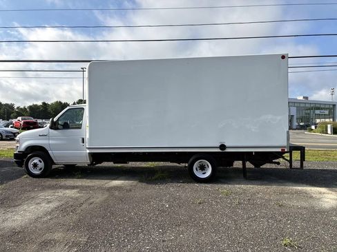 Used 2024 Ford E-350 and Econoline 350 Super Duty w/ Power Windows & Locks Group RWD image 4