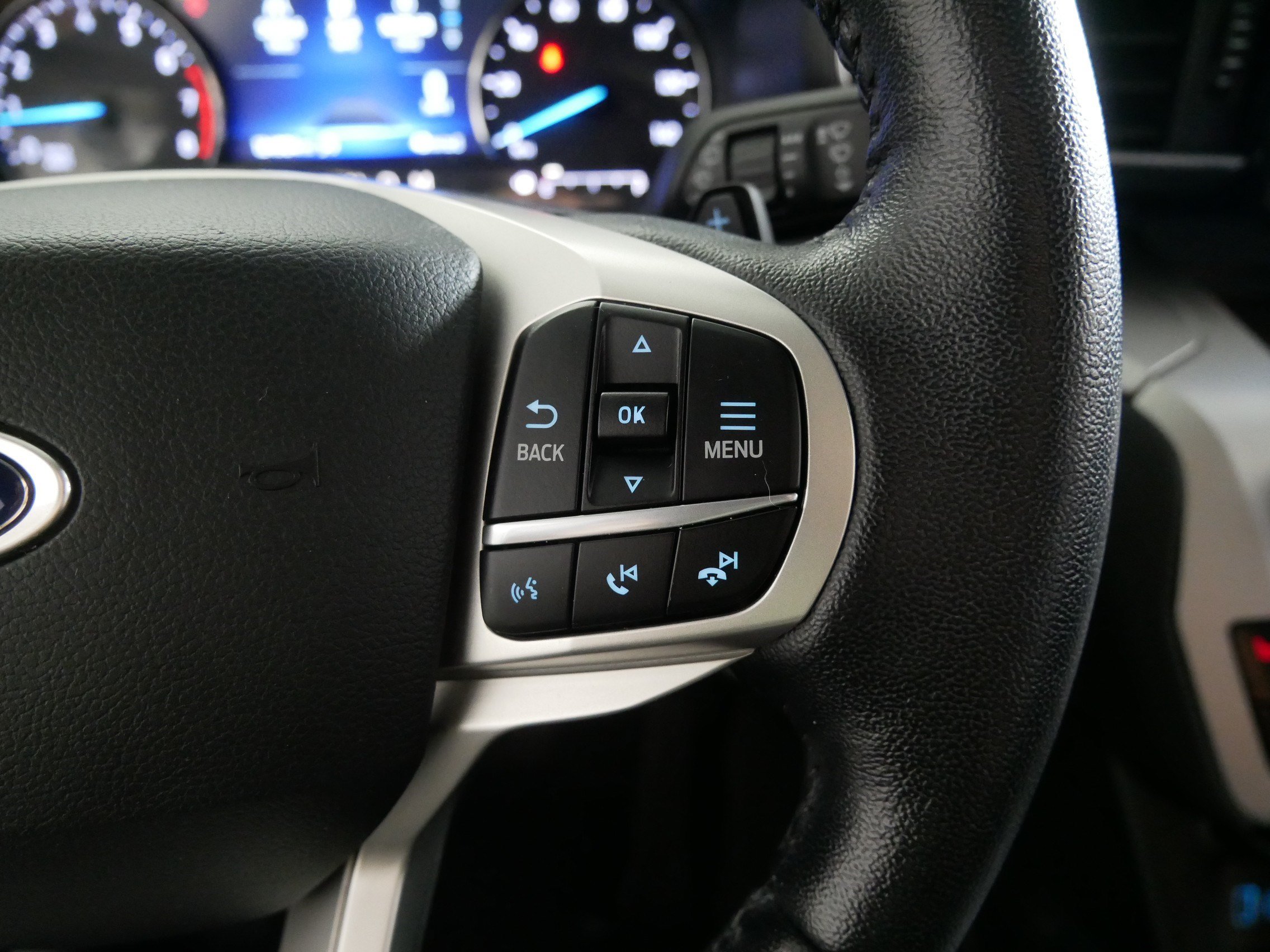 Used 2020 Ford Explorer XLT w/ Equipment Group 202A AWD/4WD image 28