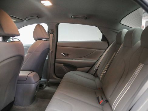 Used 2024 Hyundai Elantra Blue FWD image 19