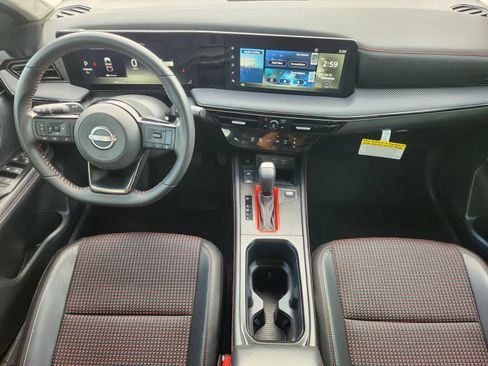 Certified 2025 Nissan Kicks SR FWD image 29