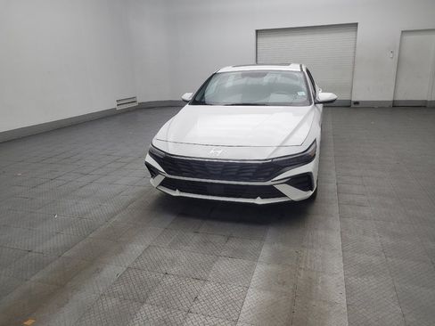 Used 2025 Hyundai Elantra SEL FWD image 15
