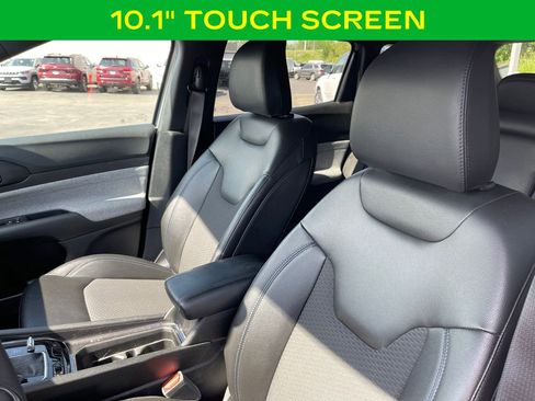 Used 2024 Jeep Compass Latitude w/ Convenience Group AWD/4WD image 14