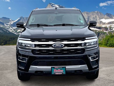 Used 2022 Ford Expedition Limited image 3