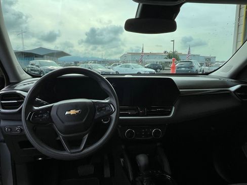 Used 2025 Chevrolet TrailBlazer LT image 32