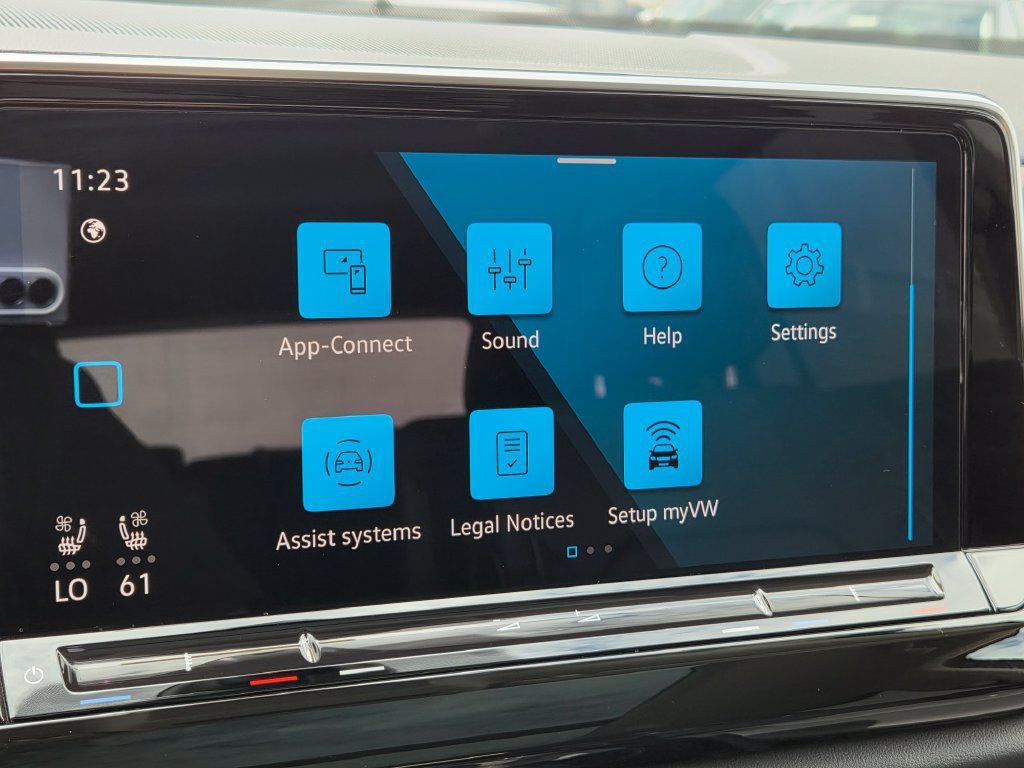 Used 2025 Volkswagen Atlas SE w/ Panoramic Sunroof Package FWD image 28