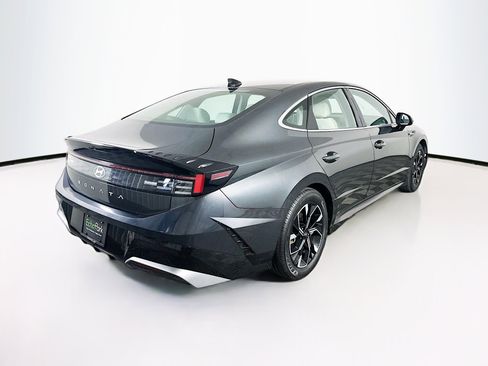 Used 2025 Hyundai Sonata SEL FWD image 9