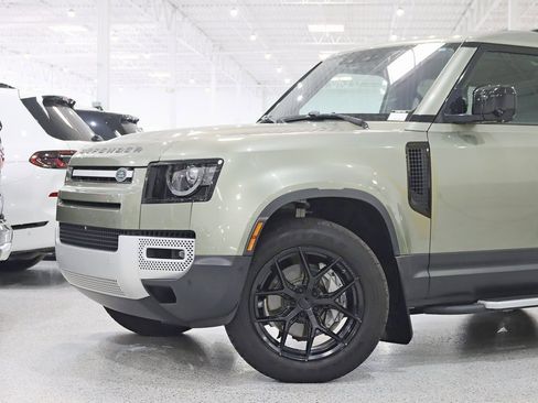 Used 2020 Land Rover Defender 110 SE image 2