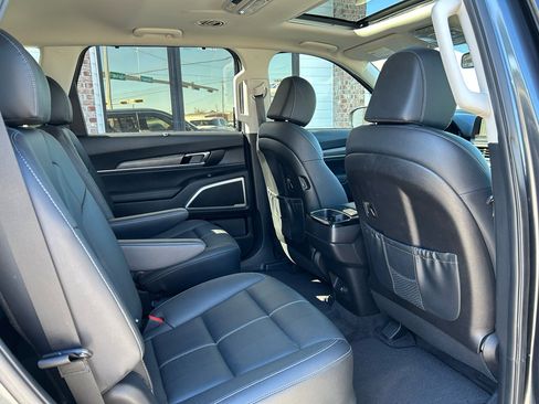 Used 2022 Kia Telluride EX w/ EX Premium Package image 34