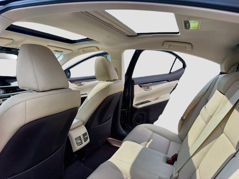 Used 2018 Lexus ES 350 w/ Navigation System Package FWD image 12