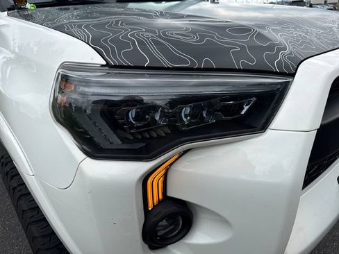 Used 2022 Toyota 4Runner SR5 Premium w/ Moonroof Package AWD/4WD image 12