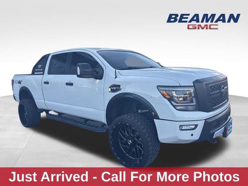 Used 2021 Nissan Titan PRO-4X w/ Pro-4x Convenience Package image 1