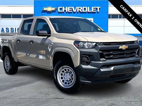 Used 2024 Chevrolet Colorado W/T image 1