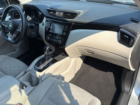 Used 2020 Nissan Rogue Sport SV image 27