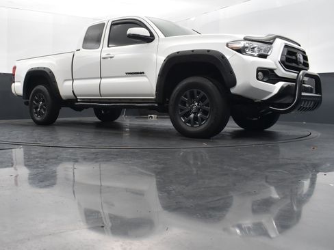 Used 2023 Toyota Tacoma SR5 image 41