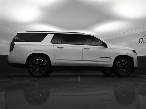 Used 2021 Chevrolet Suburban RST w/ Luxury Package image 30