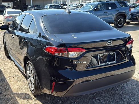 Used 2026 Toyota Corolla LE FWD image 4