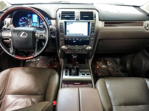 Used 2016 Lexus GX 460 w/ Premium Package AWD/4WD image 12