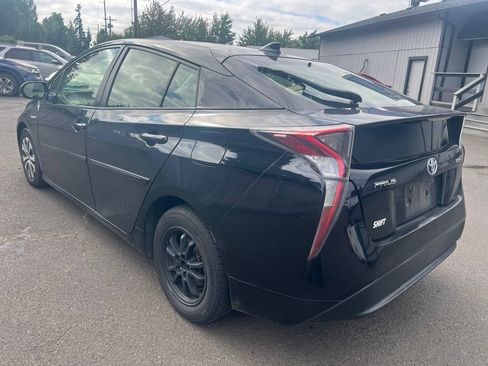 Used 2016 Toyota Prius Three w/ Advanced Technology Package FWD image 5