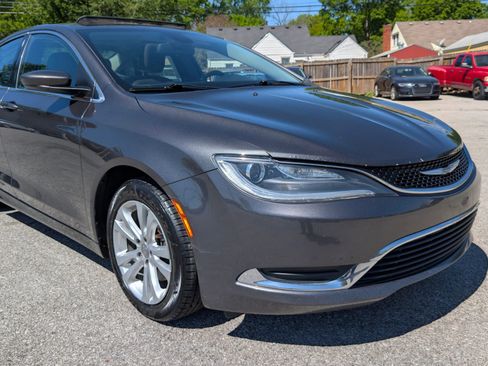 Used 2015 Chrysler 200 Limited w/ Convenience Group image 7