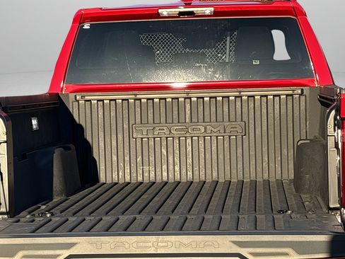 Used 2024 Toyota Tacoma TRD Off-Road image 25