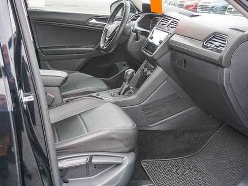 Used 2021 Volkswagen Tiguan SEL FWD image 13