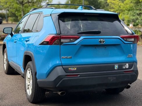 Used 2021 Toyota RAV4 XLE w/ XLE Grade Weather Package AWD/4WD image 3