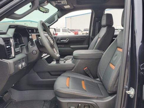 Used 2025 GMC Sierra 1500 AT4 w/ AT4 Premium Package AWD/4WD image 10