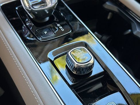 New 2026 Volvo XC90 B6 Plus w/ Protection Package Premier image 23