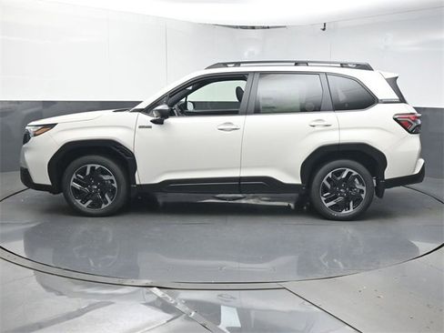 New 2025 Subaru Forester Premium image 5