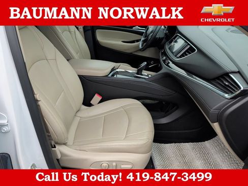 Used 2019 Buick Enclave Premium w/ LPO, Luxury Package AWD/4WD image 23