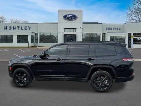 Used 2023 Jeep Grand Cherokee L Laredo image 7