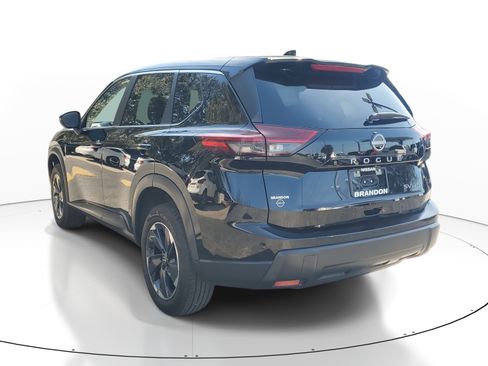 Used 2024 Nissan Rogue SV image 5