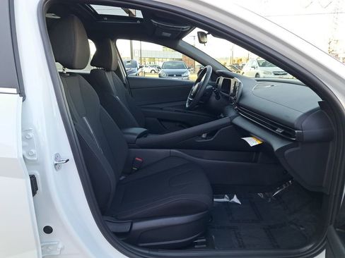 New 2026 Hyundai Elantra SEL Sport Premium FWD image 17